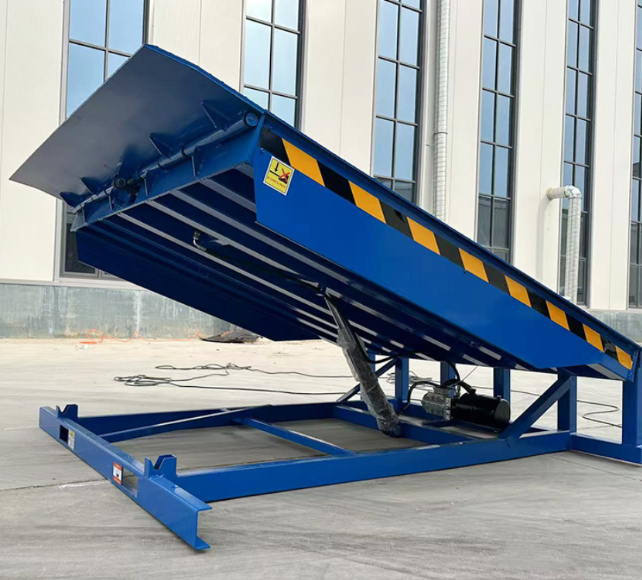 鹤岗固定式登车桥应用