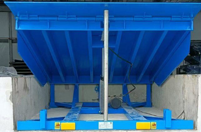 鹤岗固定式登车桥应用